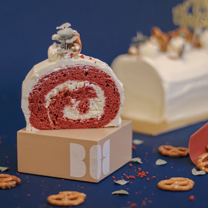 Christmas Mini Log Cake with Logo